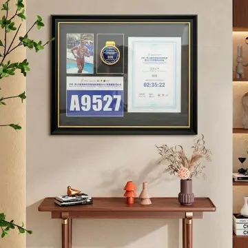 The Textured Vessel of Marathon Memories: Practicality and Warmth in PS-Material Photo Frames